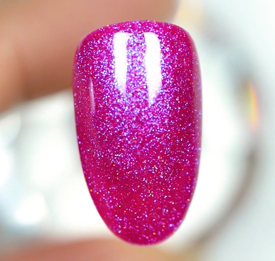 DND DC Mermaid Soak off Gel in holographic glitter - #244 Red Violet