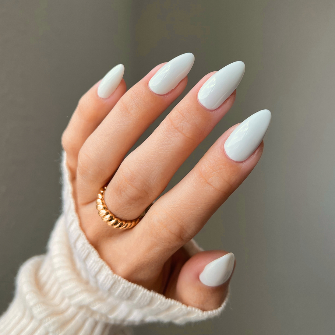 DND Diva Gel & Nail Polish - Smokey White #038
