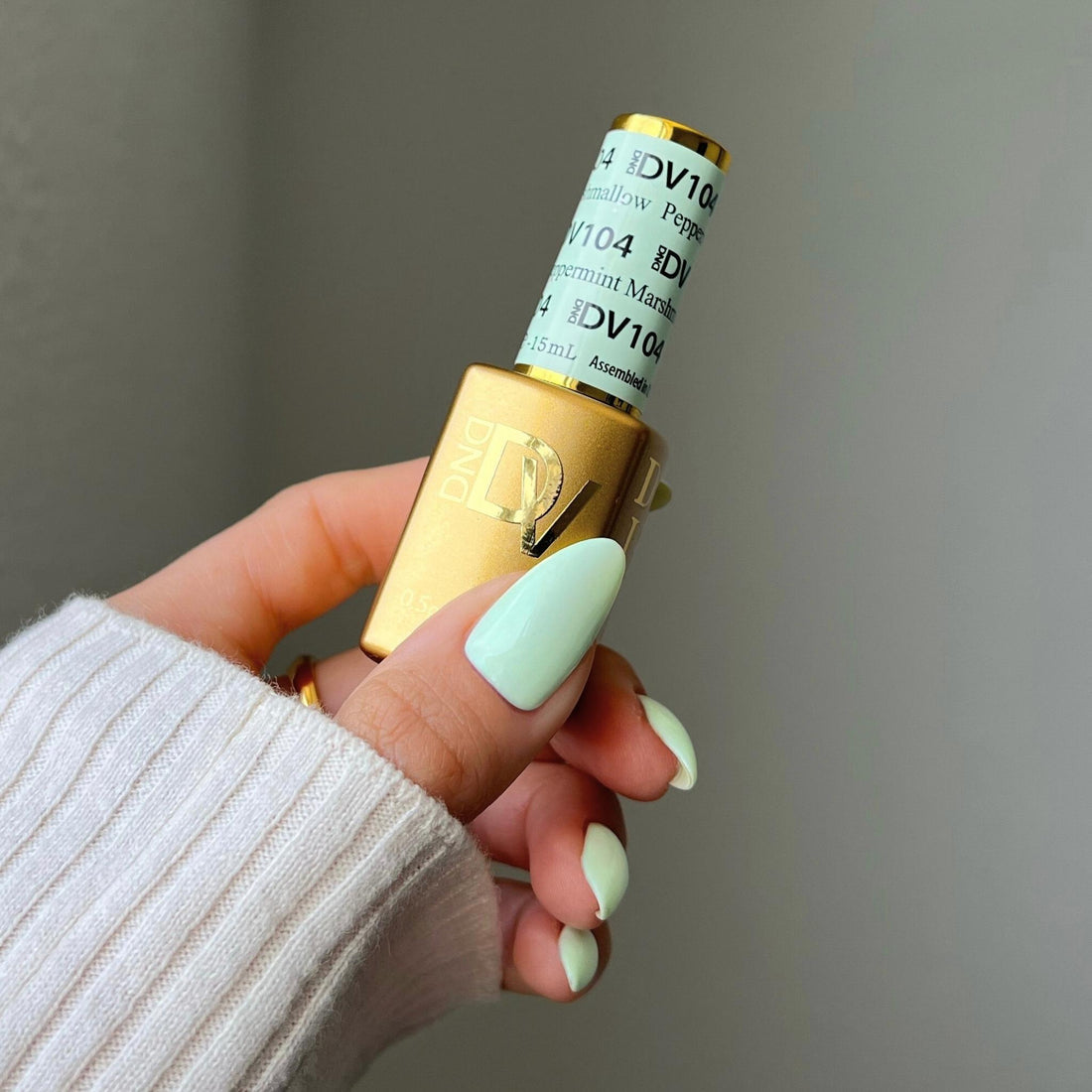 DND Diva Gel & Nail Polish - Peppermint Marshmallow #104