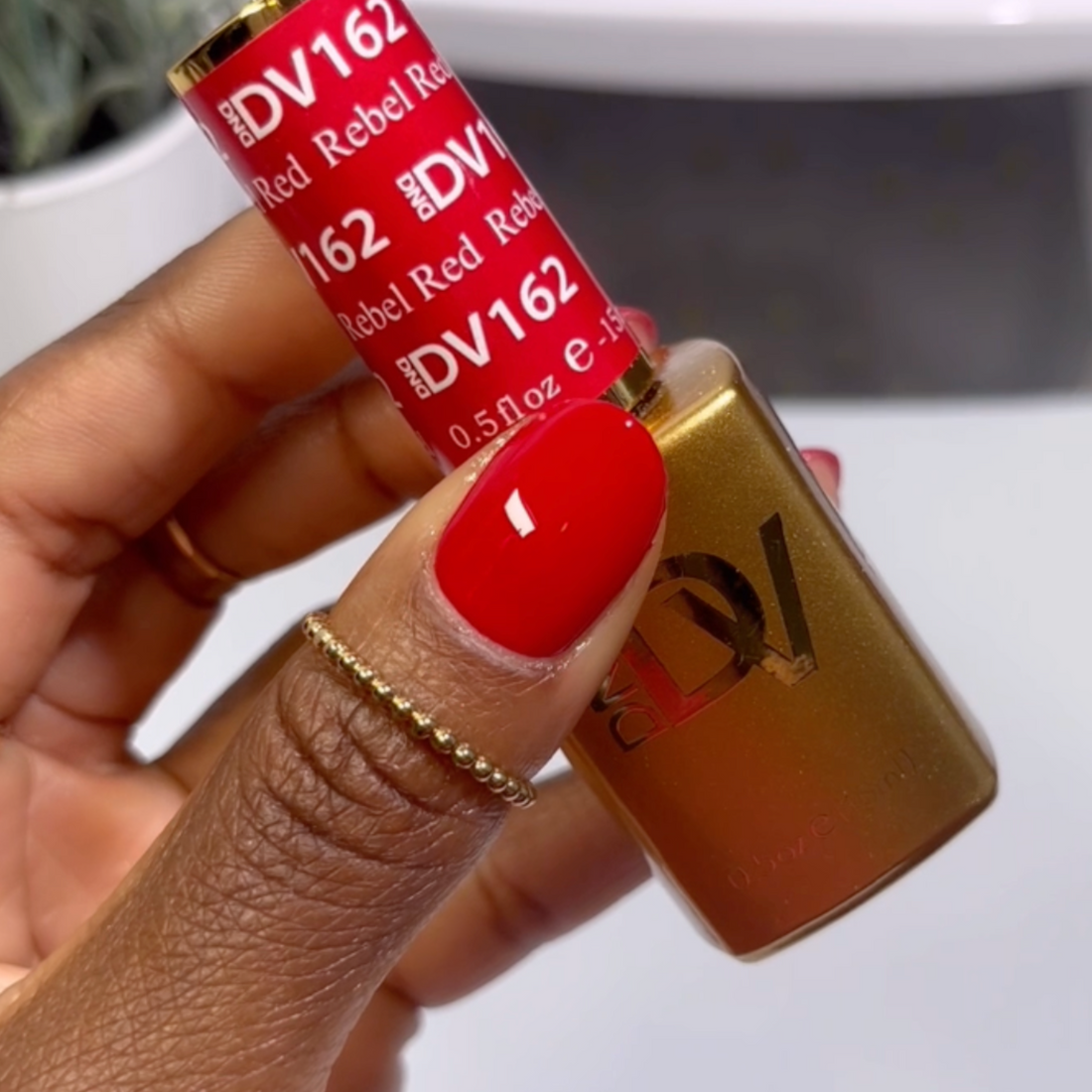 DND Diva Gel & Nail Polish - Rebel Red #162