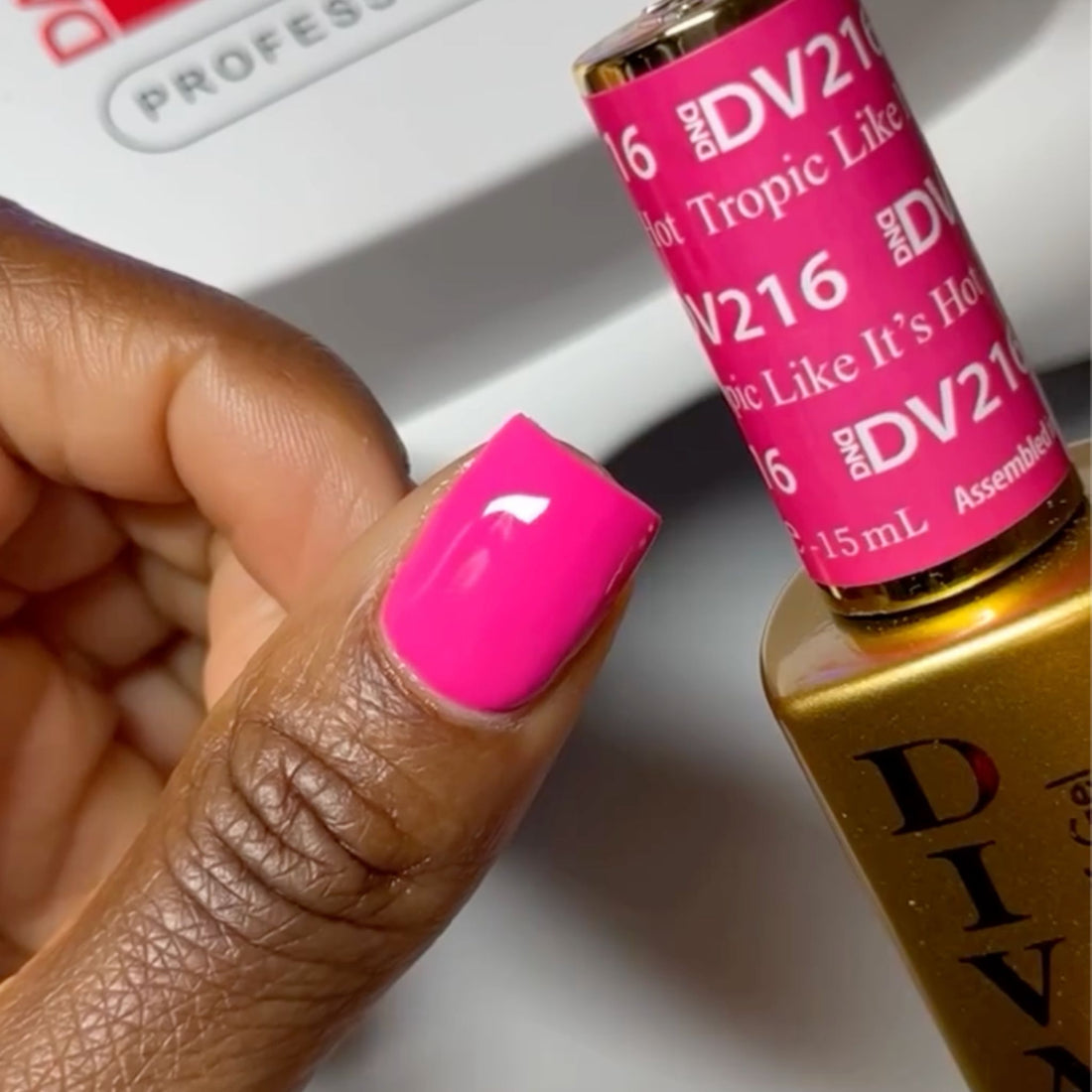 DND Diva Gel & Nail Polish - Tropic Like It’s Hot #216