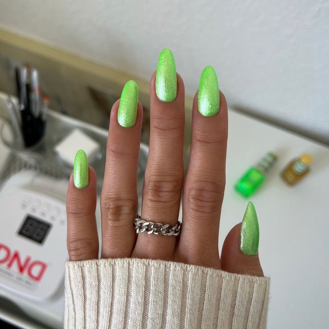DND Diva Gel & Nail Polish - UFO Meets Earth #017