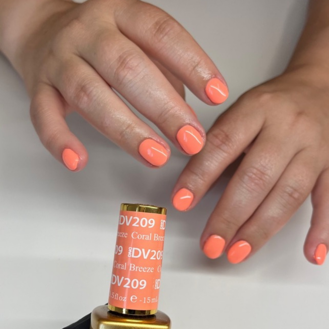 DND Diva Gel & Nail Polish - Coral Breeze #209