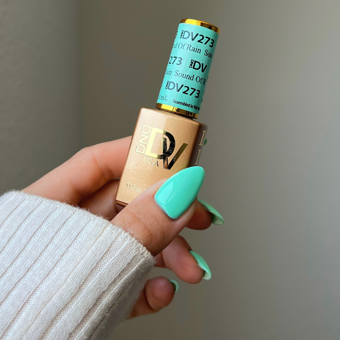 DND Diva Gel & Nail Polish - Sound Of Rain #273