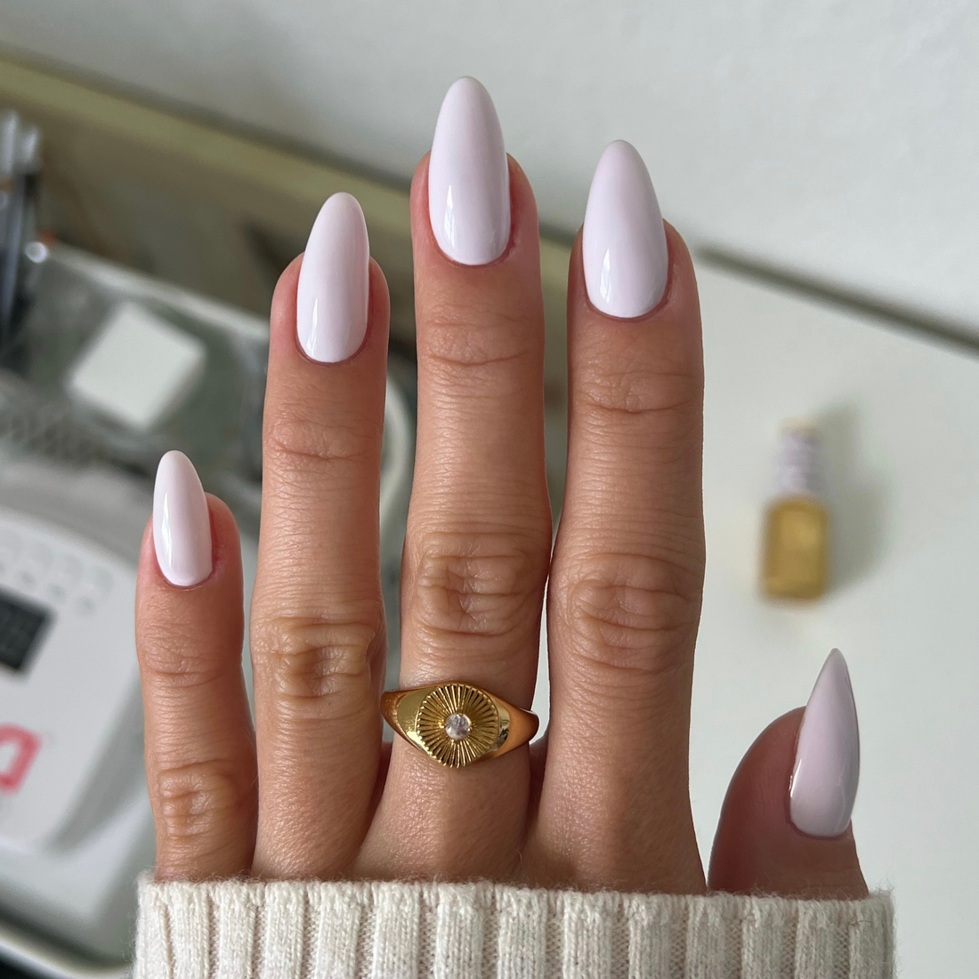DND Diva Gel & Nail Polish - Snow Lilac #056