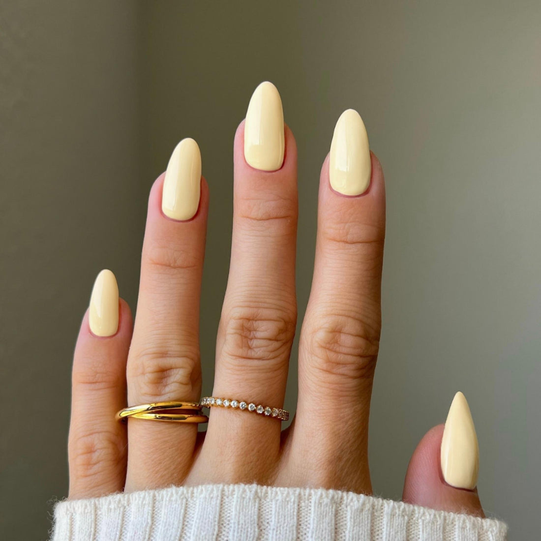 DND Diva Gel & Nail Polish - Banana Cream #085