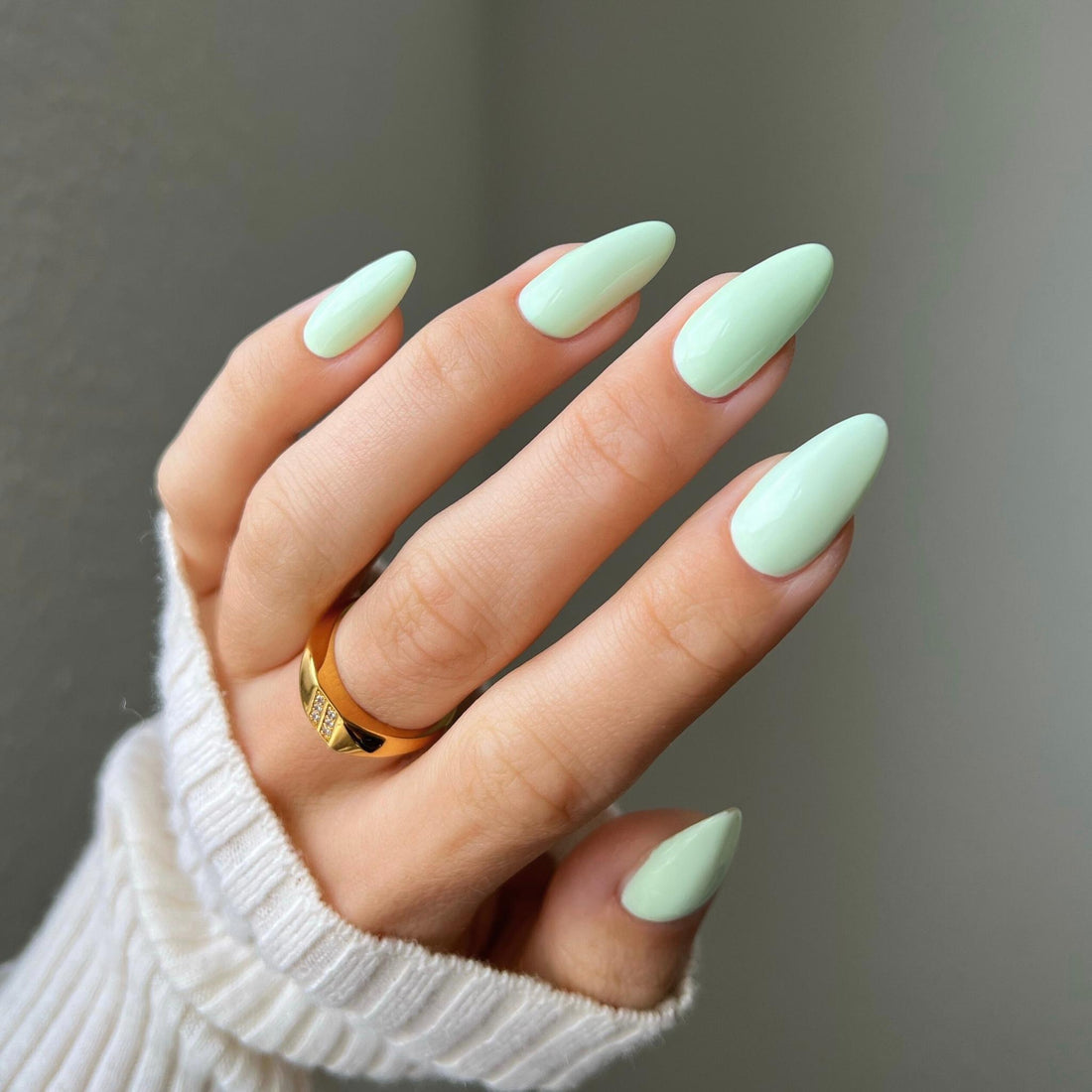 DND Diva Gel & Nail Polish - Peppermint Marshmallow #104