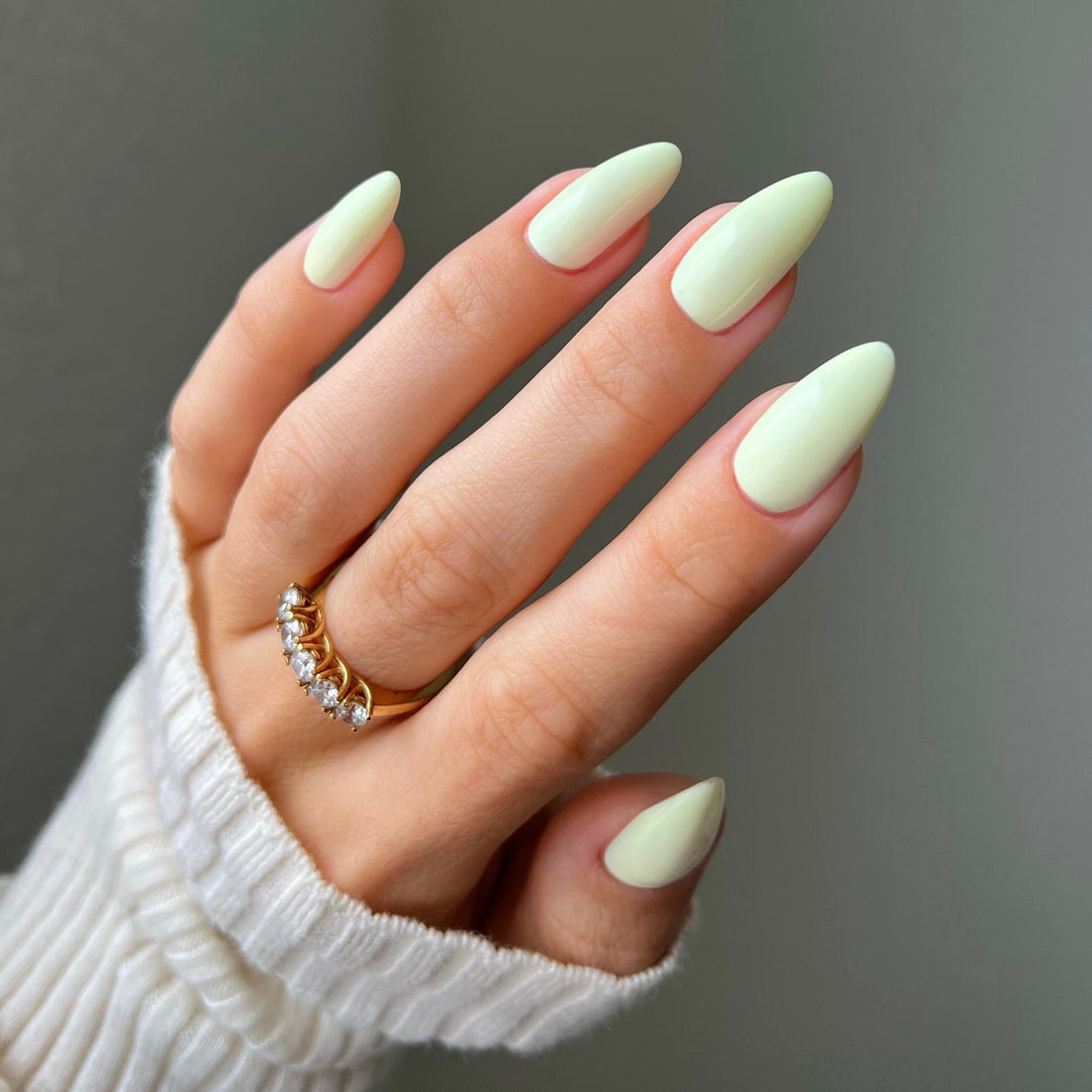 DND Diva Gel & Nail Polish - Pastel Pear #105
