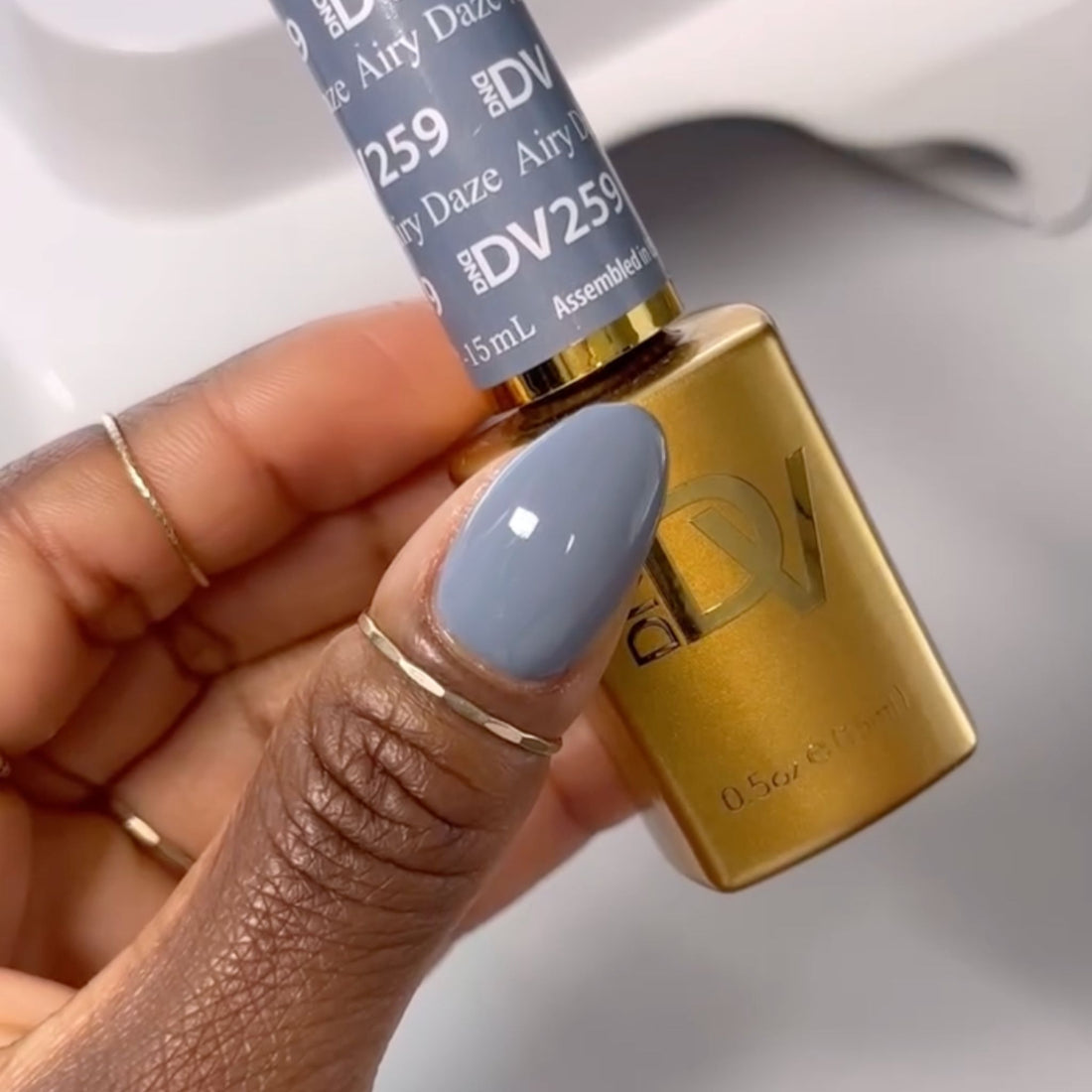 DND Diva Gel & Nail Polish - Airy Daze #259