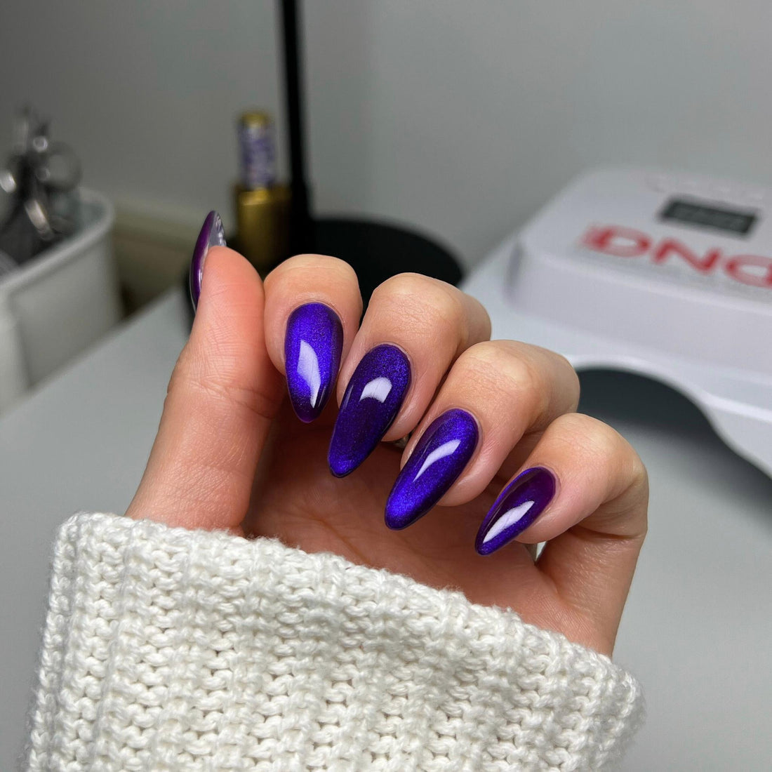 DND Diva Glass Ball Collection 9D Cateyes #03 Puma Purple