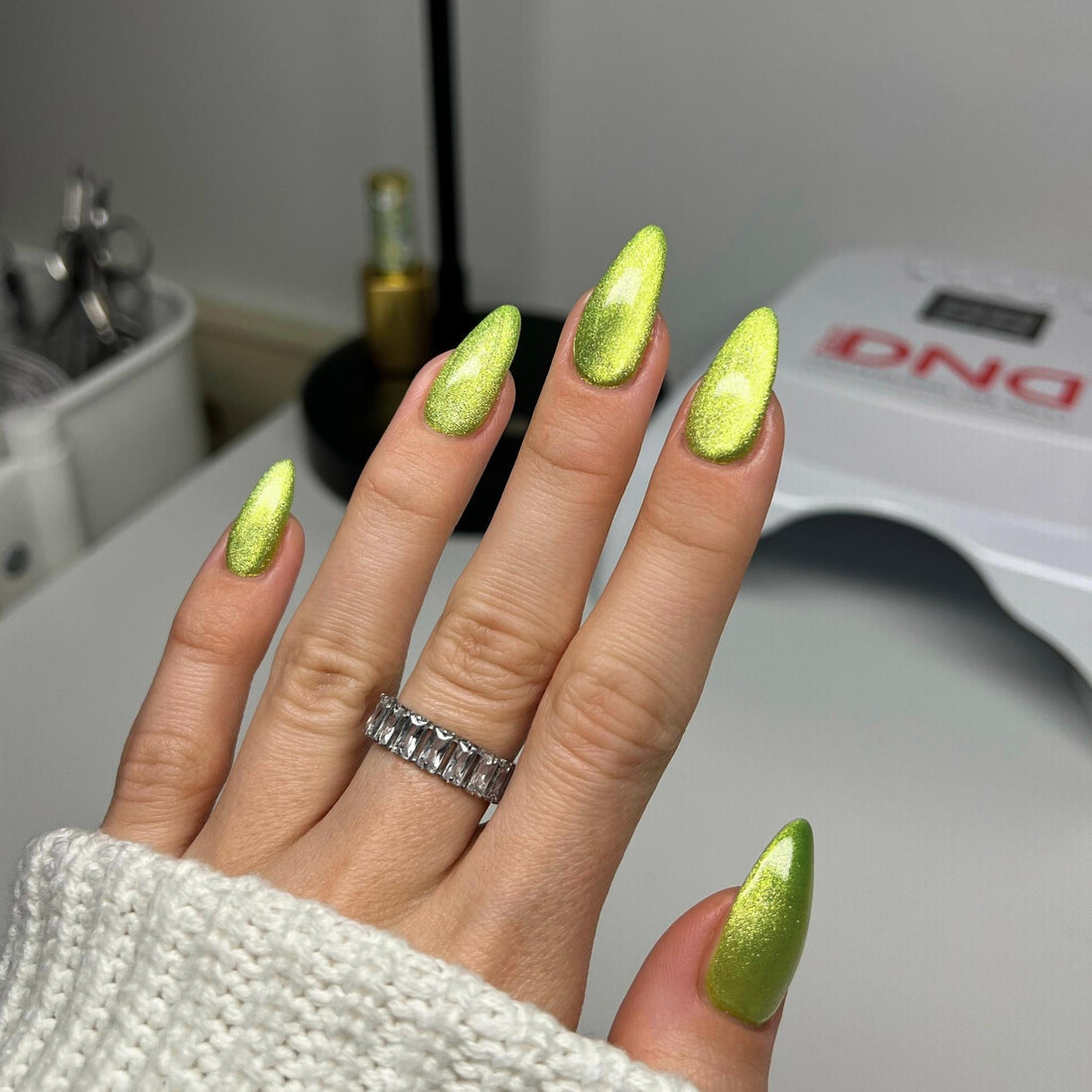 DND Diva Candy Collection 9D Cateyes #15 Lemon Whiskers