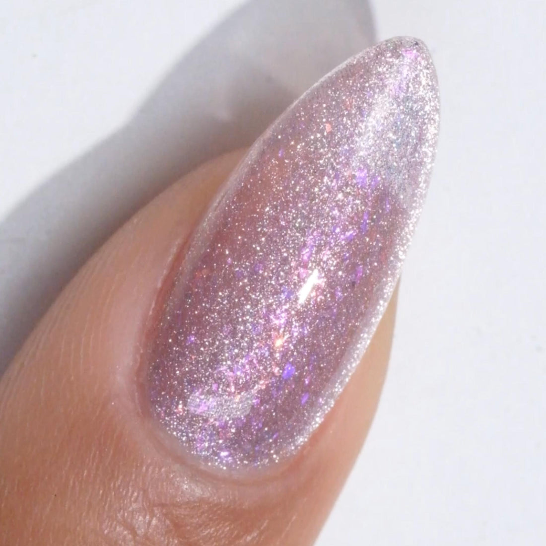DND Diva Daydream Collection 9D Cateyes #33 Pucker Up